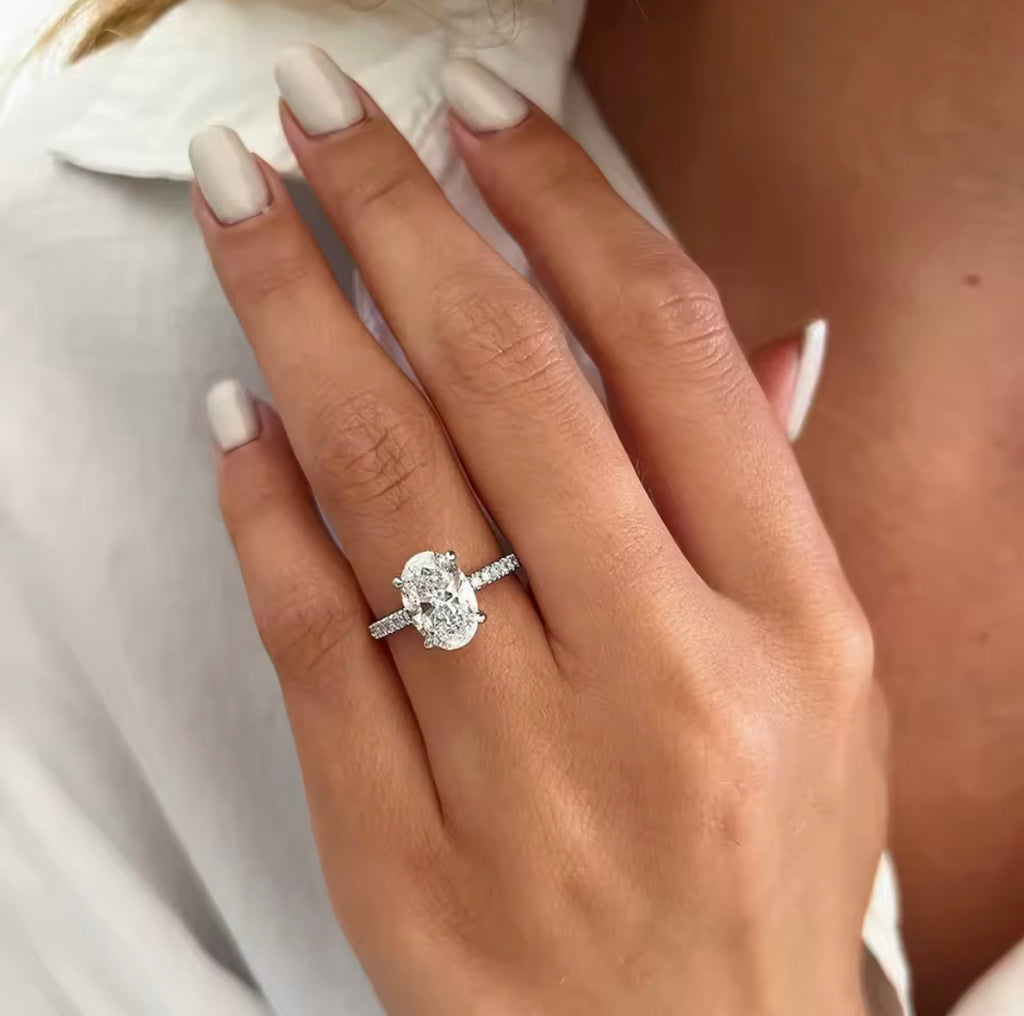 Moissanit Halo Ring - Ovalschliff