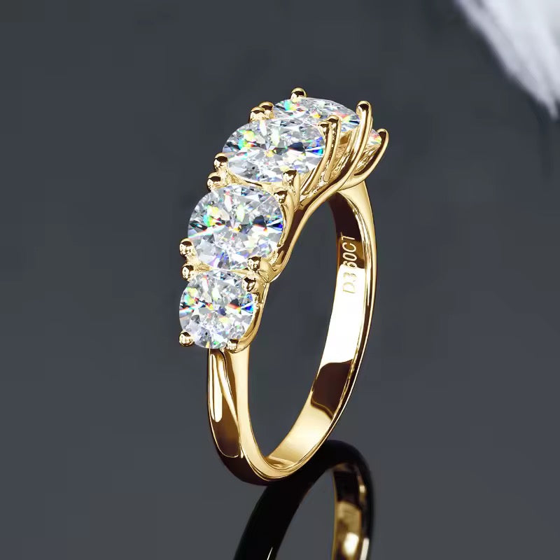 3.6 Karat Moissanit 5-Stein Ring