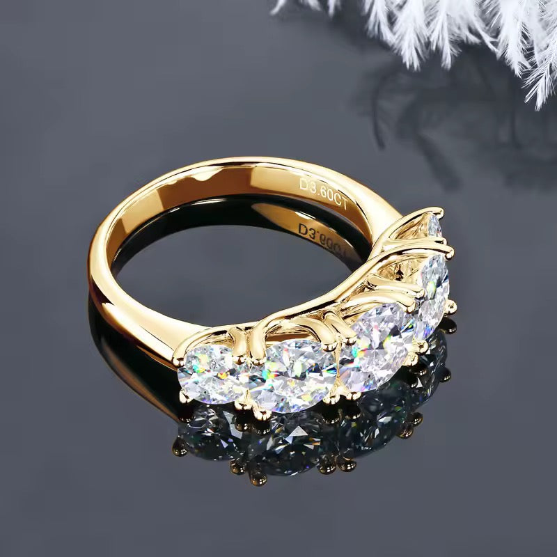 3.6 Karat Moissanit 5-Stein Ring