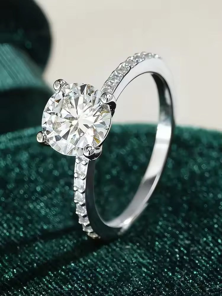 Weißgold Solitär Ring mit Pavé Setting