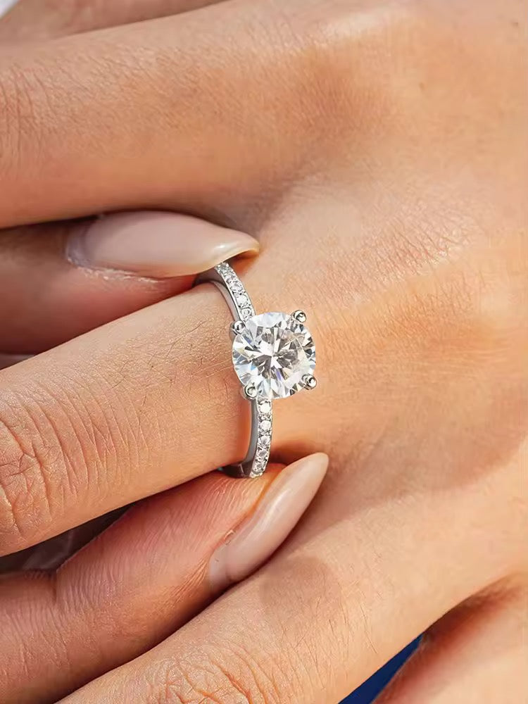 Weißgold Solitär Ring mit Pavé Setting