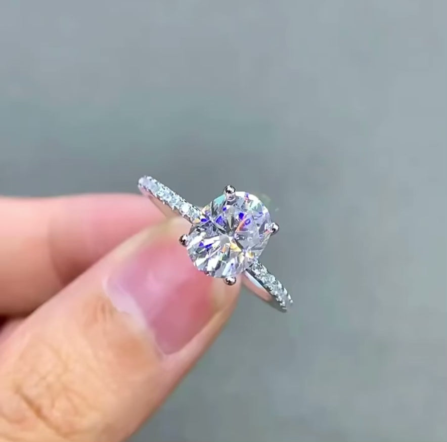 Moissanit Halo Ring - Ovalschliff